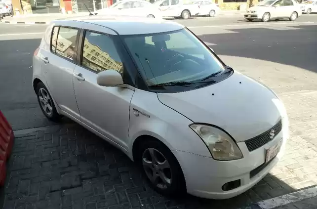 Использовал Suzuki Swift Продается в Доха #5771 - 1  image 